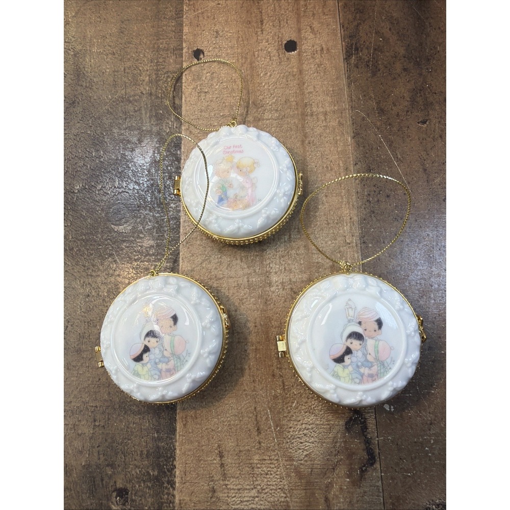 Vtg Precious Moments Enesco Porcelain Hinged Locket Photo Ornament Set of 3 New